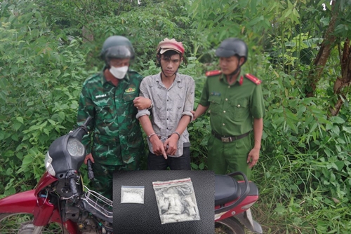 Bộ đội Biên phòng tỉnh Sóc Trăng liên tiếp triệt phá 2 vụ mua bán tàng trữ trái phép chất ma túy